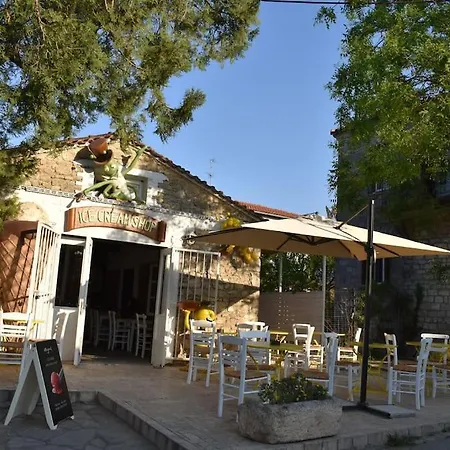 Musa With Private Pool Βίλα Άφυτος