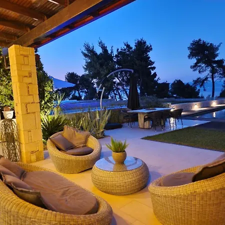 فيلة Musa With Private Pool أفيتوس